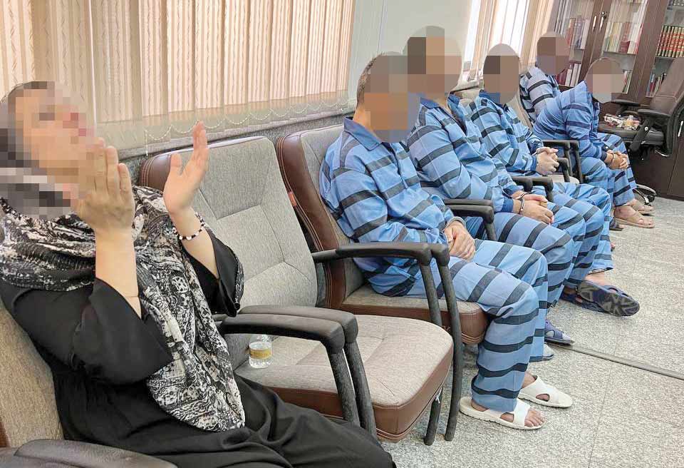 6محکوم به قصاص که از سوی اولیای دم بخشیده شده بودند دیروز با حضور دادستان تهران آزاد شدند
