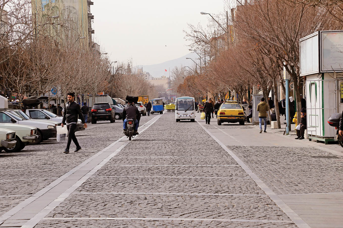 برخی از خیابان‌های تهران، مقصد گردشگری ایرانیان و حتی خارجی‌ها هستند