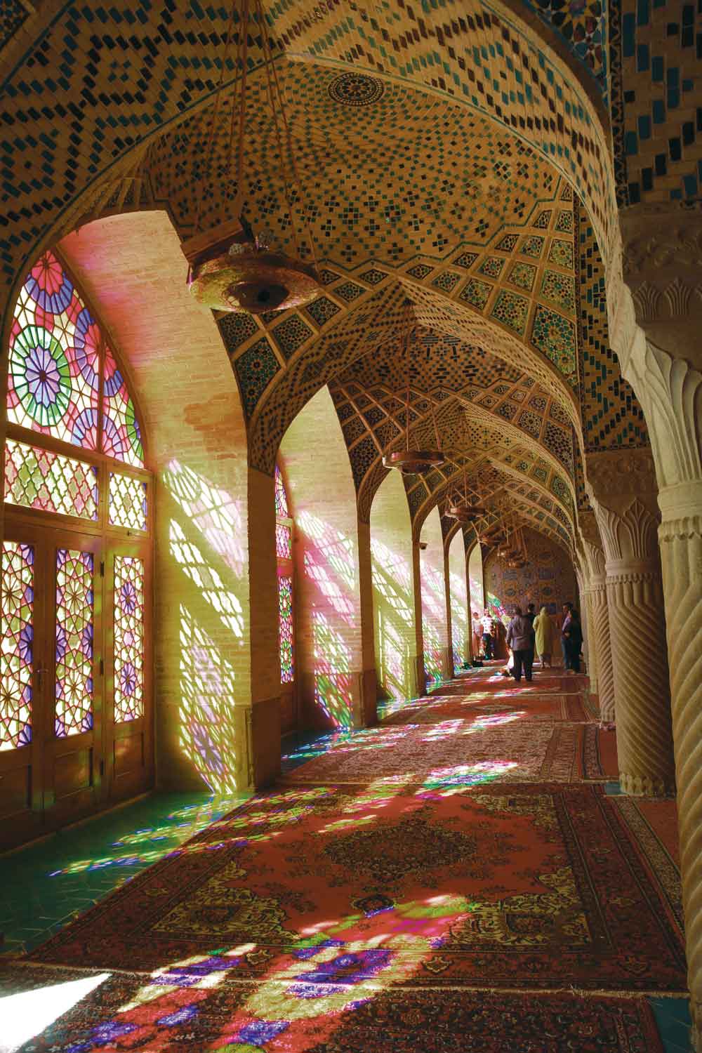 شکوه معنویت در معماری مساجد ایران