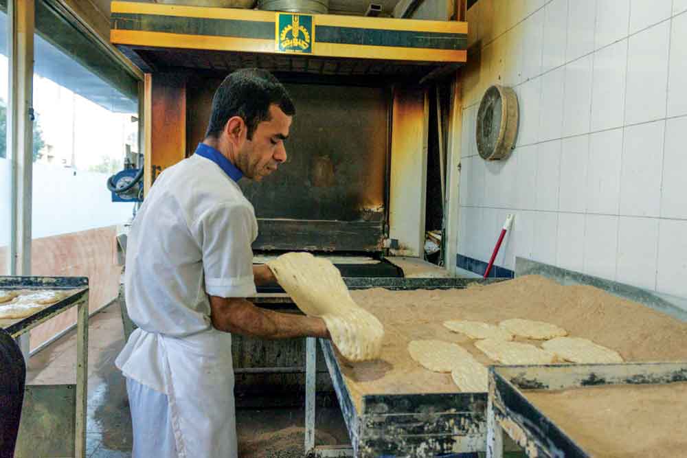 قیمت‌های متفاوت نان در زنجان