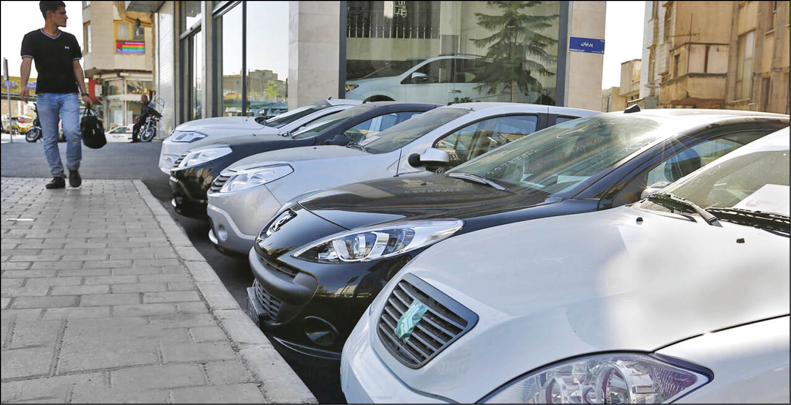 گزارش میدانی همشهری از موج تازه افزایش قیمت‌ها در بازار خودرو حکایت دارد