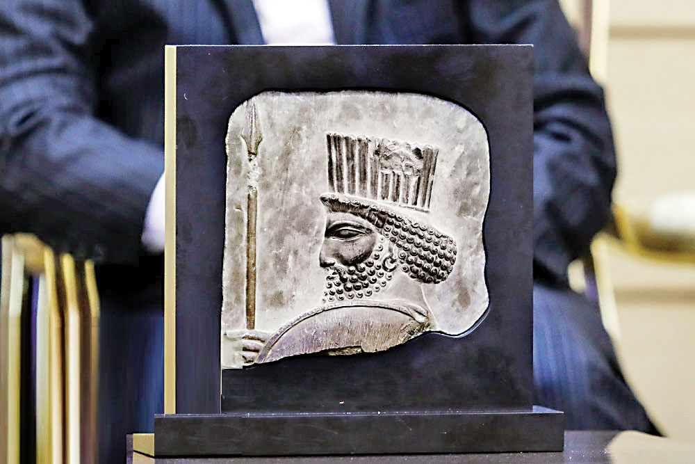سرسرباز هخامنشی در مخزن موزه ملی ایران