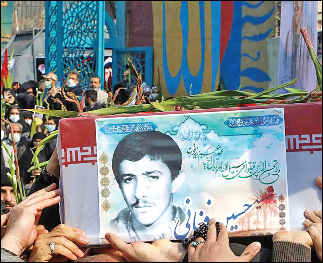 تشییع پیکر شهید «حسین فغانی» در منطقه17
