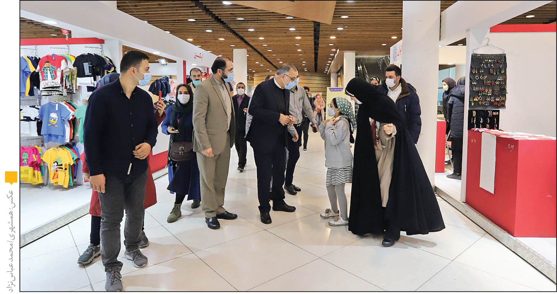 شهردار تهران، دیروز از نمایشگاه کارآفرینی زنان و تولید ملی در بوستان گفتگو بازدید کرد