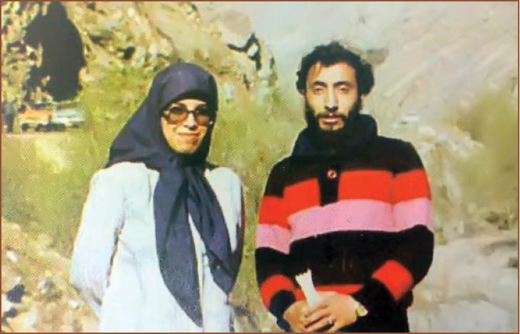 مریم کاظم‌زاده در کنار همسرش شهید‌اصغر وصالی اتفاقات جنگ را ثبت می‌کرد
