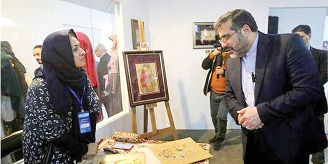 بازدید وزیرفرهنگ از نمایشگاه« بانوان تأثیرگذار»