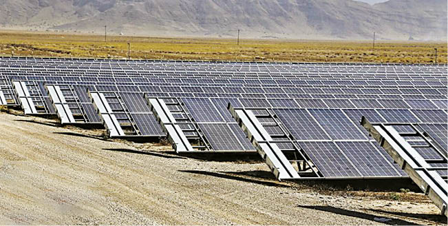 آغاز بزرگ‌ترین طرح نیروگاه خورشیدی کشور در اصفهان