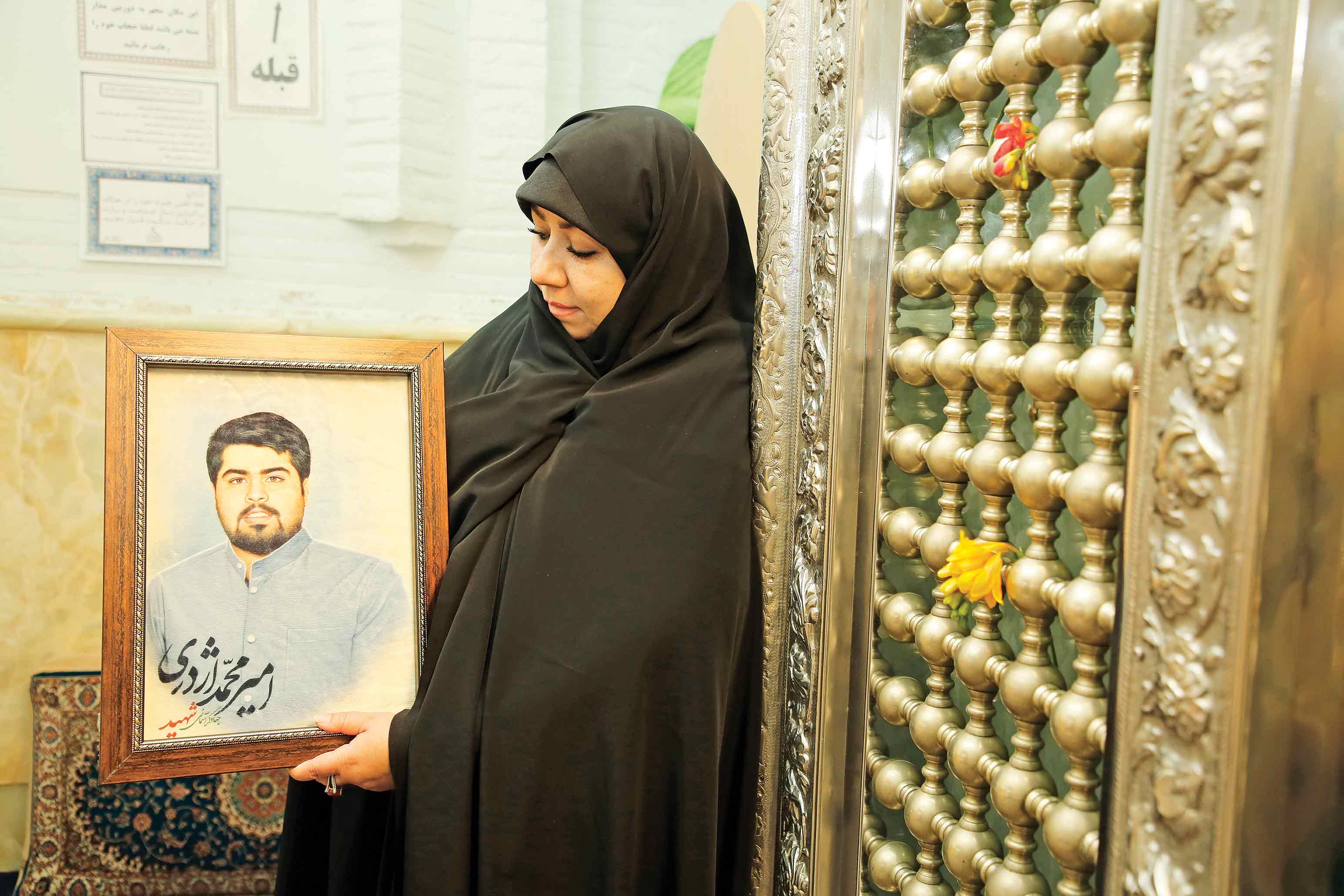 طیبه موسوی، مادر شهید جهادگر امیرمحمد اژدری برایمان از جوانی می‌گوید که عاشق کار جهادی بود