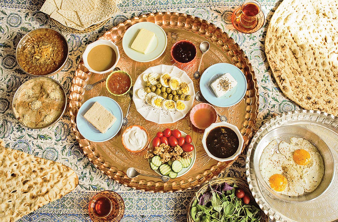 به تأکید سیاحان خارجی تهرانی‌ها از دیرباز به خوردن صبحانه اهمیت می‌دادند