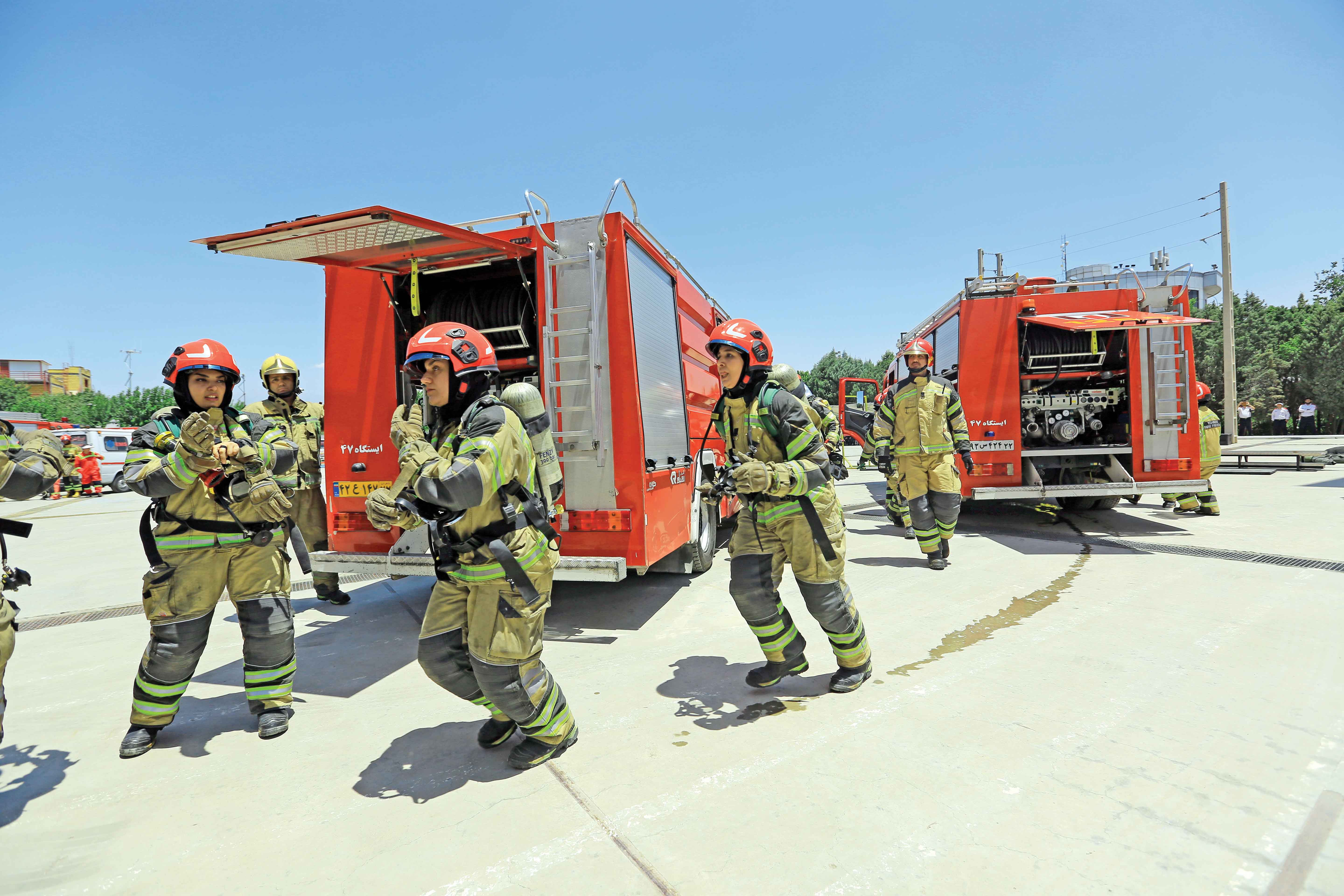 استقرار زنان آتش‌نشان در ایستگاه‌ها