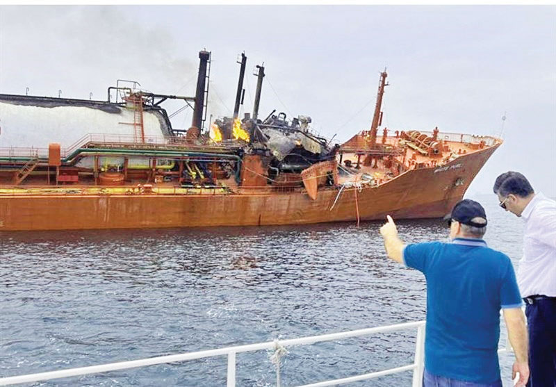 شرایط اضطراری به‌دلیل آتش‌گرفتن کشتی حامل گاز