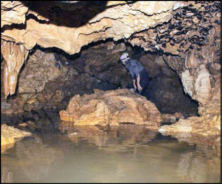 دومین غار بزرگ آبی کشور غار دانیال