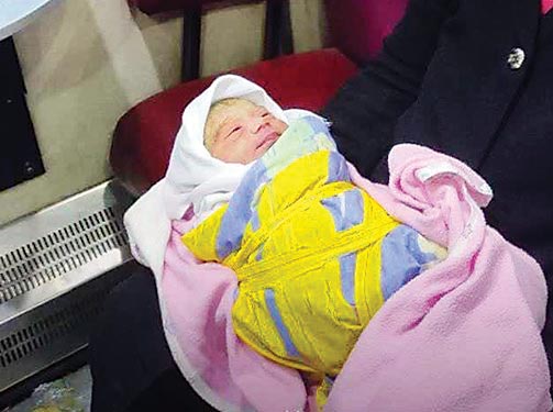 تولد یک نوزاد در قطار«درود – اندیمشک»