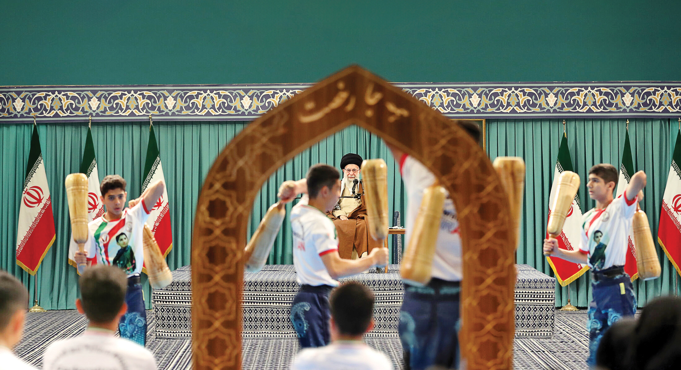 رهبرمعظم انقلاب در دیدار مدال‌آوران بازی‌های آسیایی و پاراآسیایی هانگژو:‌