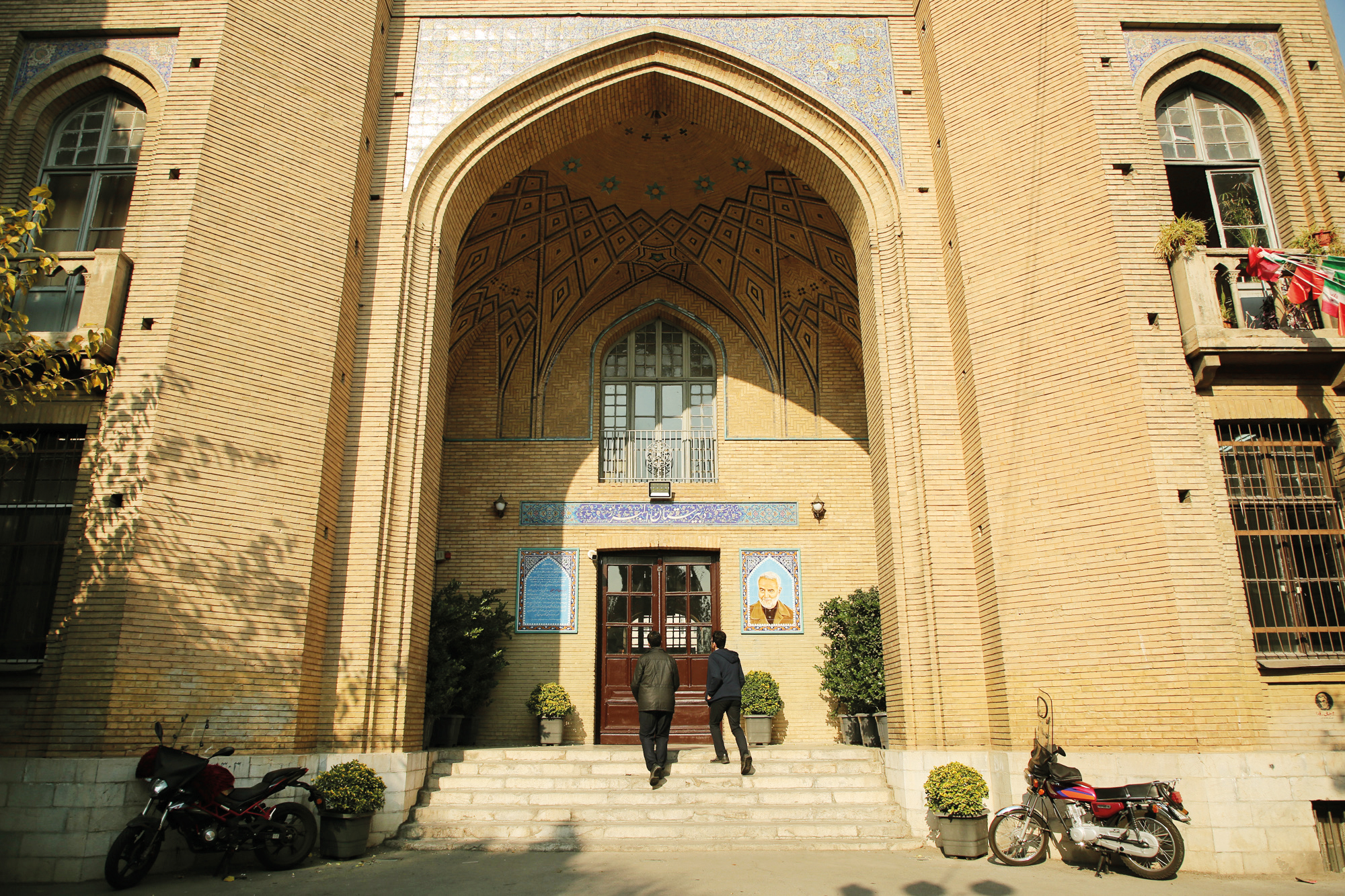 تصاویر مدرسه‌ای 100ساله در تهران که جایگاه نخبگان بود