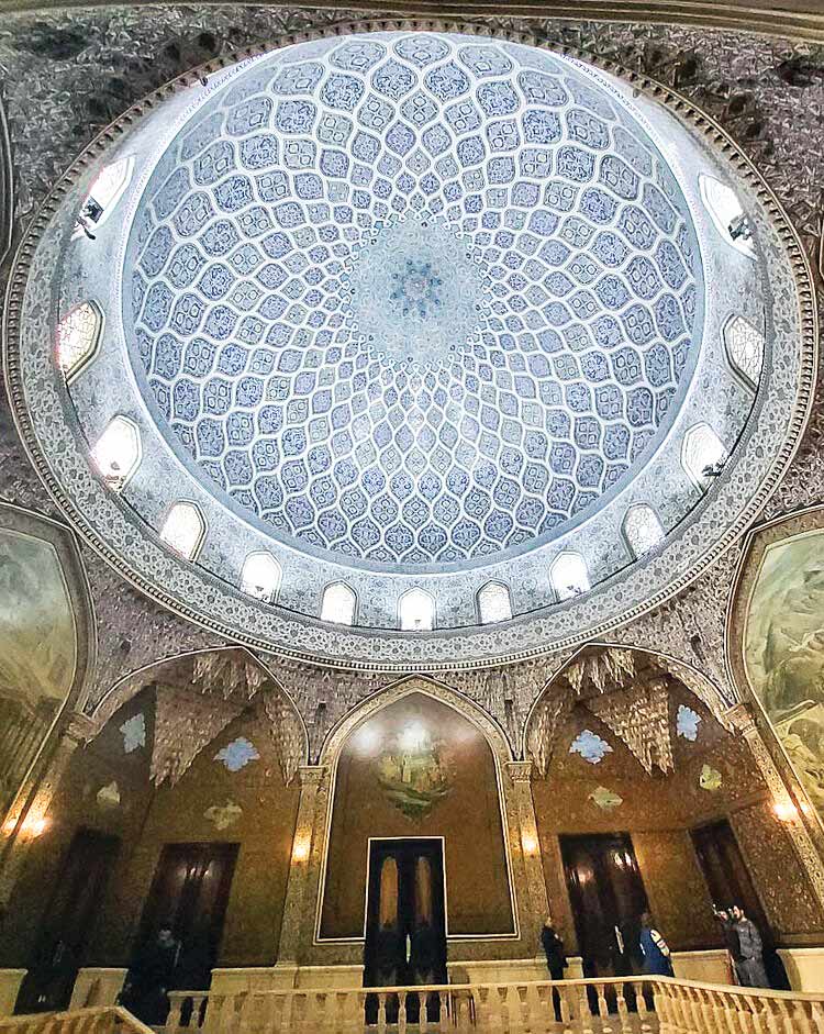 اصفهان در تهران