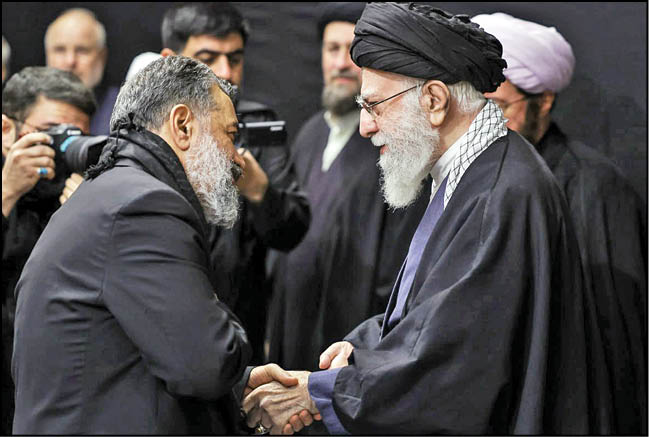 در چهارمین شب عزاداری در حسینیه امام خمینی‌ ره‌ درحضوررهبرانقلاب طنین‌انداز شد ‌