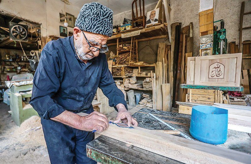 نجاری به عشق اهل‌بیت ع