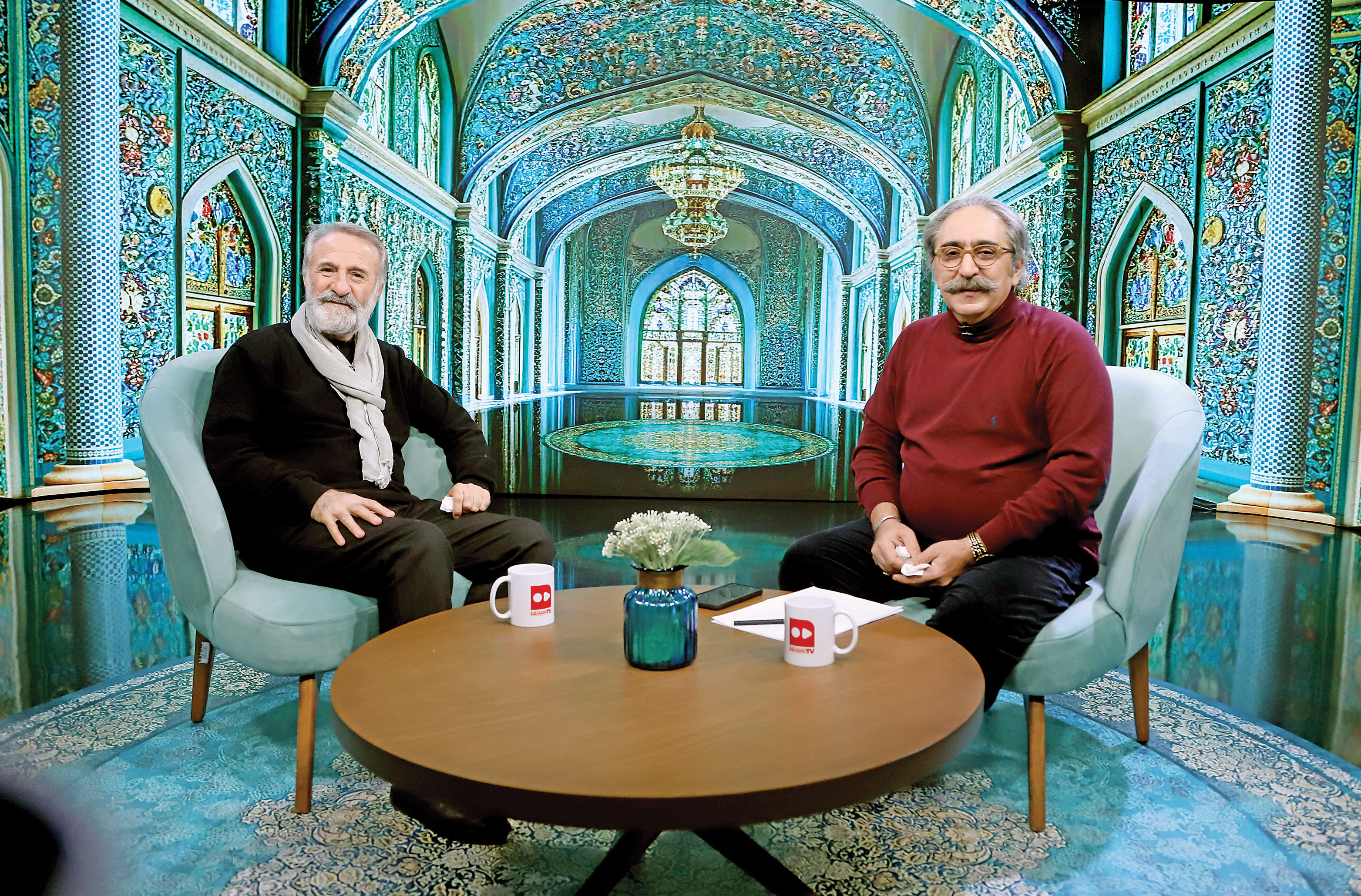 جان‌ و‌مال‌و ‌آبرویم ‌را ‌برای وطن می‌دهم