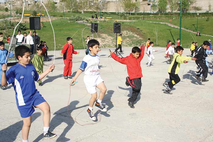 کودکان منطقه ۹ صاحب ایستگاه ورزش همگانی شدند