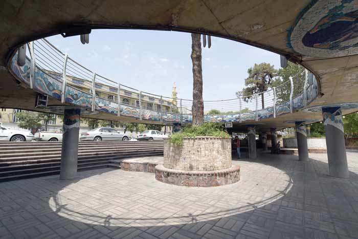 به گفته کسبه نازی‌آباد زیرگذر میدان بازار دوم به منطقه‌ای آسیب خیز تبدیل شده است