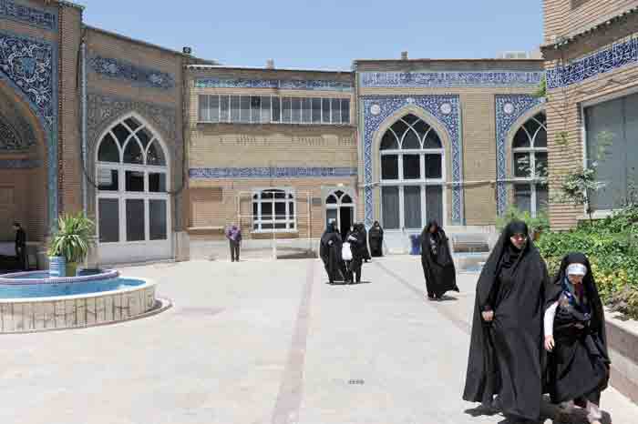 خیرّان مسجد حضرت ولی‌عصرعج راه «آسید علی حسینی‌پناه» را در دستگیری از نیازمندان و محرومان ادامه می‌دهند